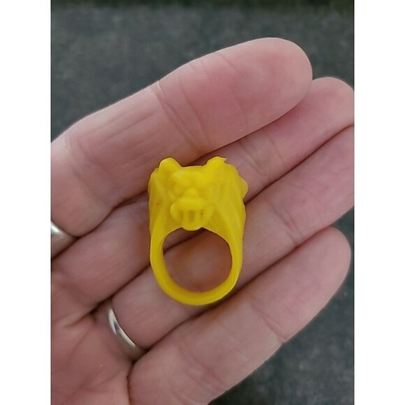VTG Retro 1970's Gumball Machine Toy  Monster Ring Plastic Gargoyle Yellow - Picture 3 of 3